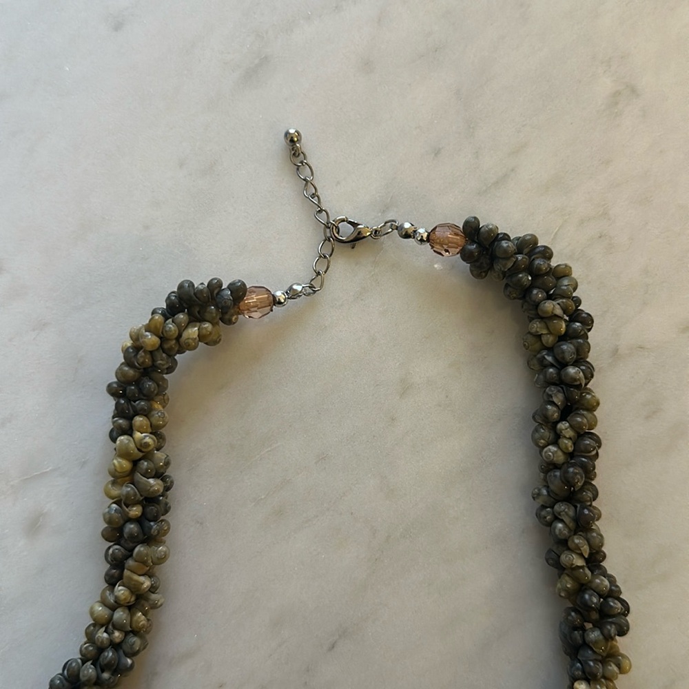 Tri Color Shell Necklace - Picture 3 of 3